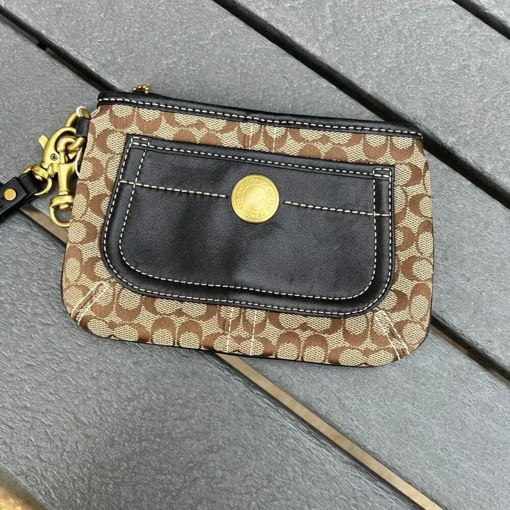 Coach wristlet small
